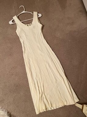 Women’s Cream Sleeveless Maxi Dress - Elegant Scoop Neck Vintage